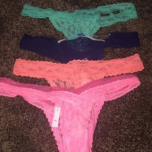 4 pair of NWOT never worn VS Lexie thong- M